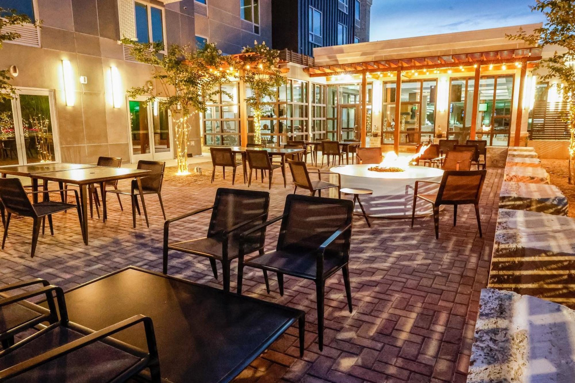 Four Points By Sheraton Austin Airport Buitenkant foto