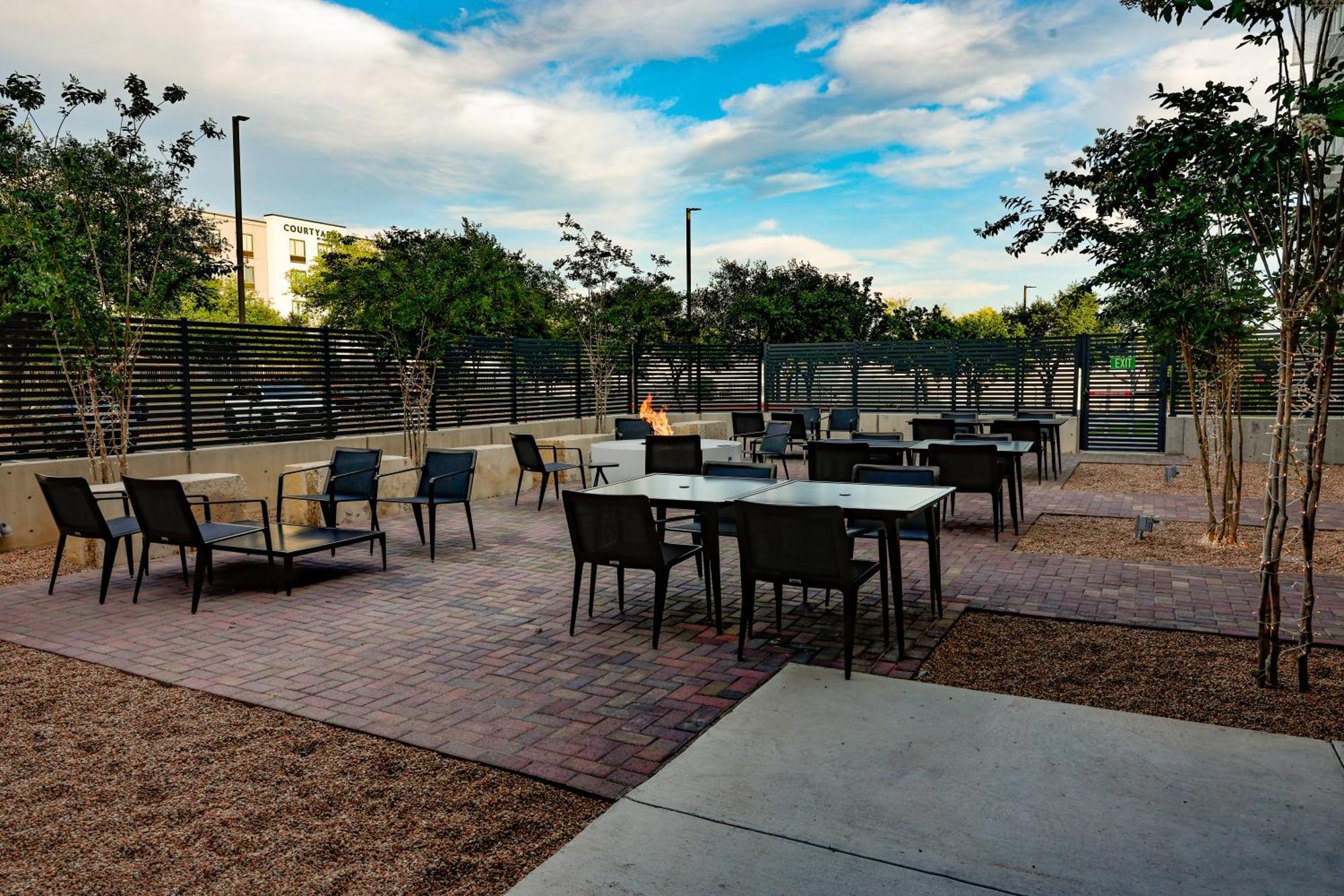 Four Points By Sheraton Austin Airport Buitenkant foto