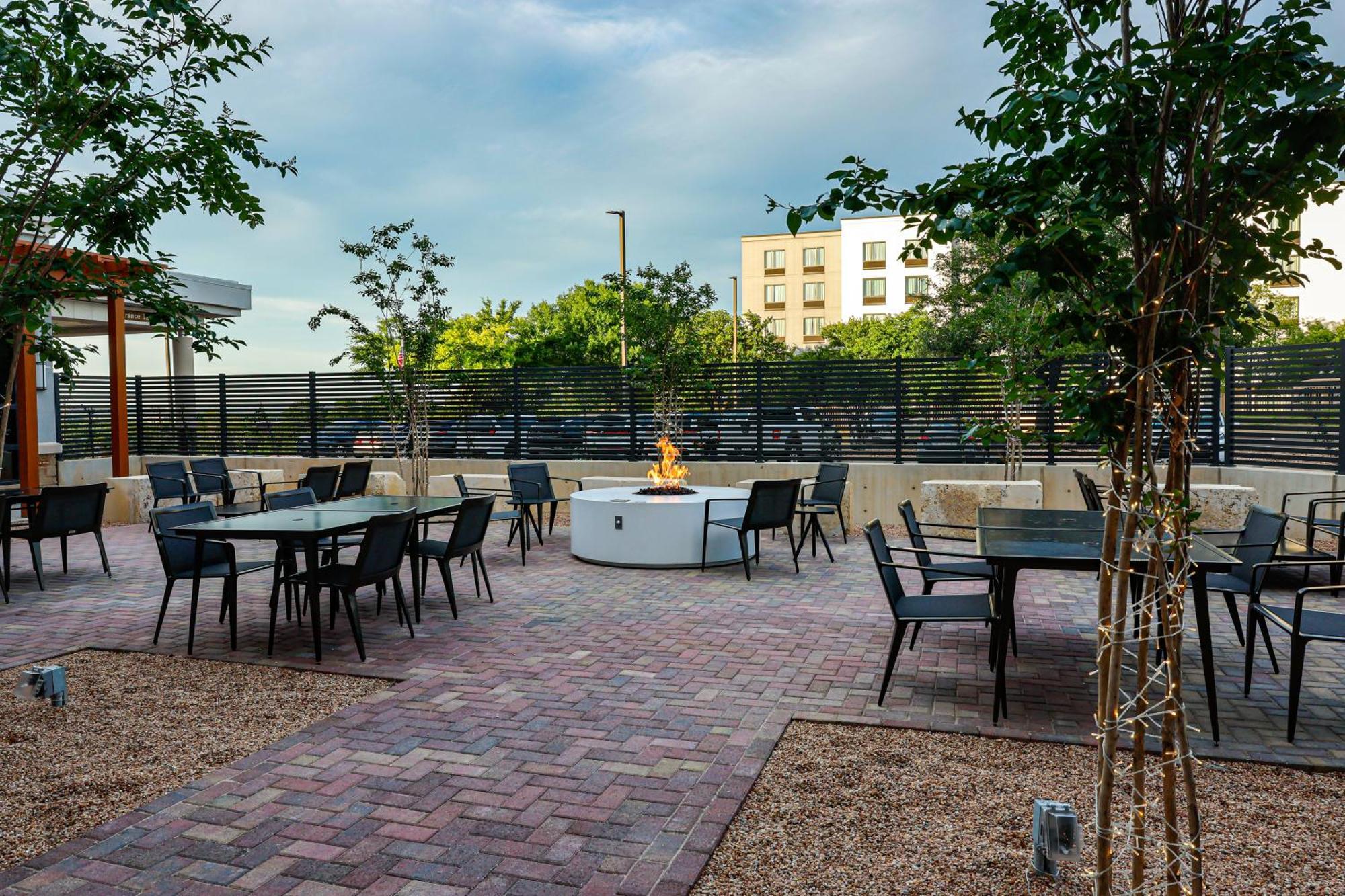 Four Points By Sheraton Austin Airport Buitenkant foto